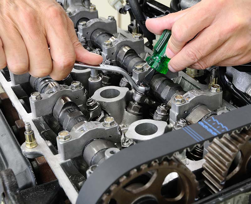 Riparazione e sostituzione valvole per autocarri
